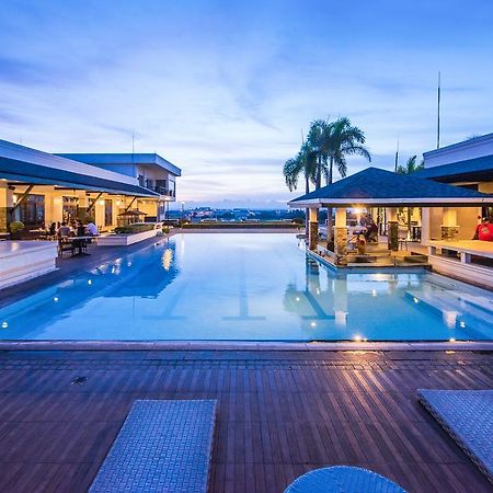 L'Fisher Hotel Bacolod Esterno foto