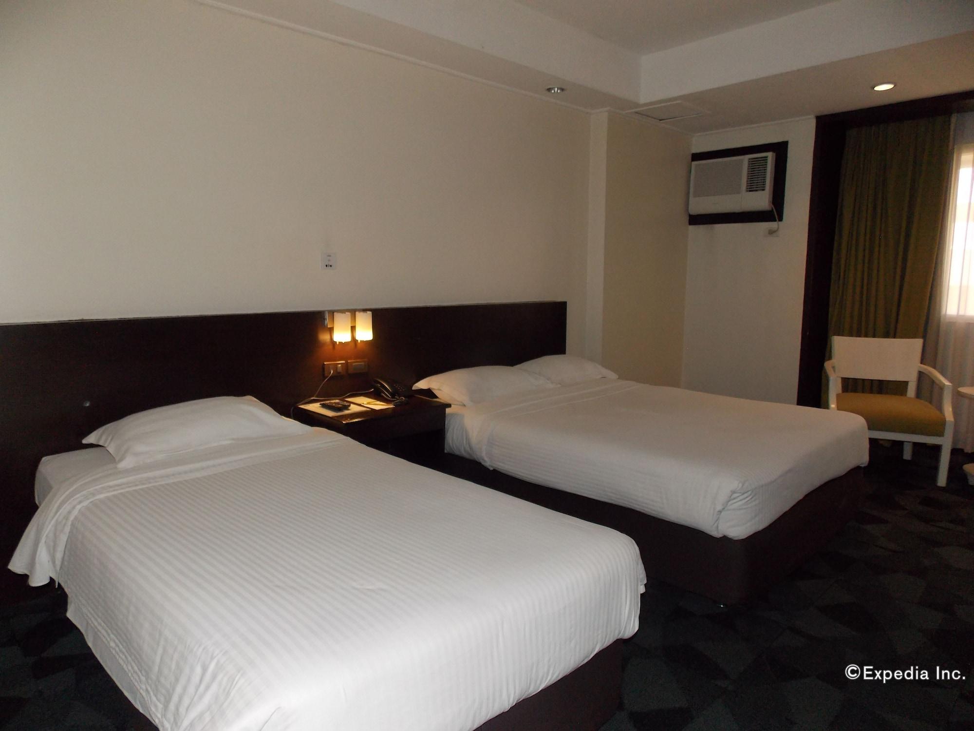 L'Fisher Hotel Bacolod Esterno foto