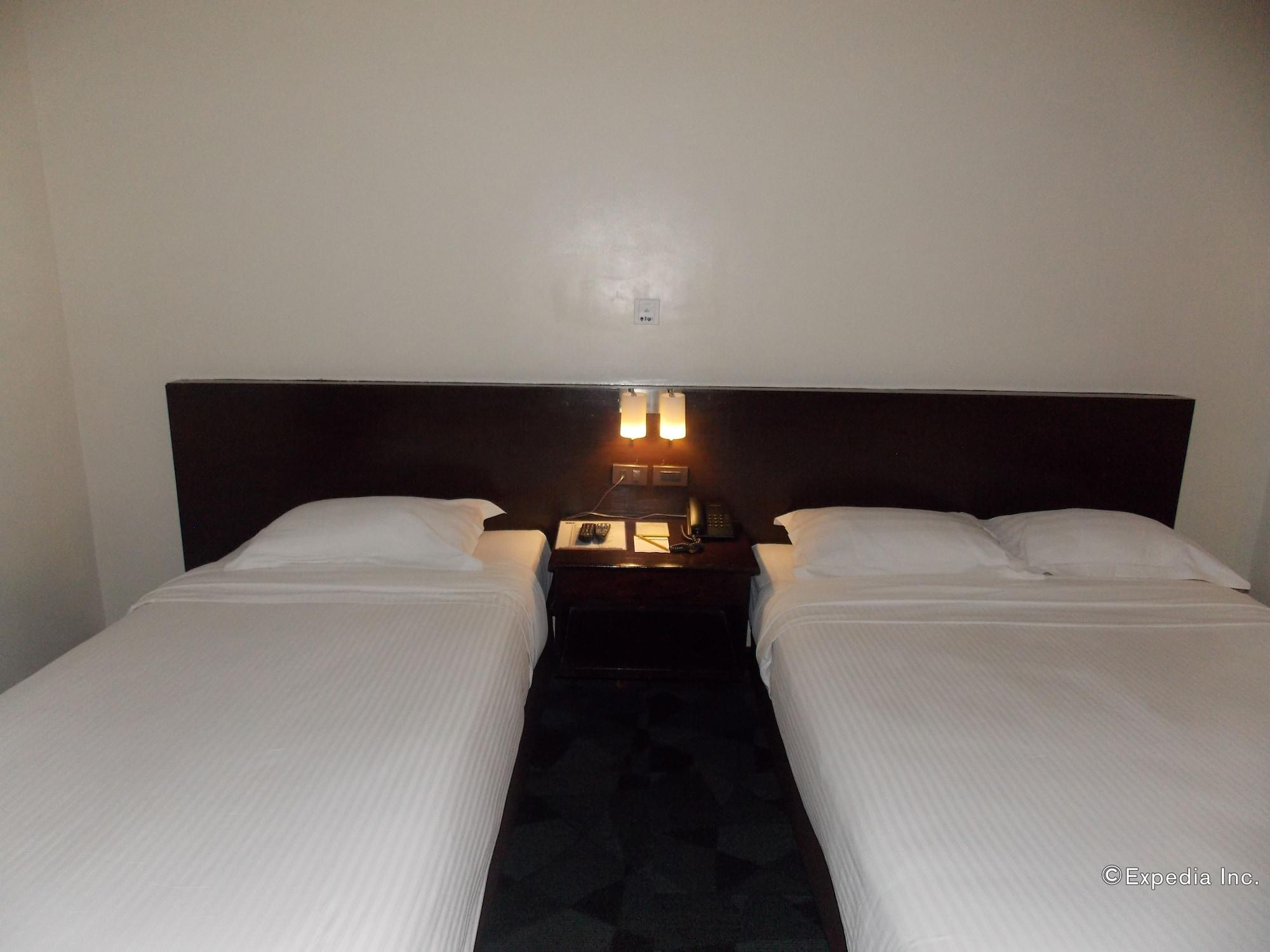 L'Fisher Hotel Bacolod Esterno foto