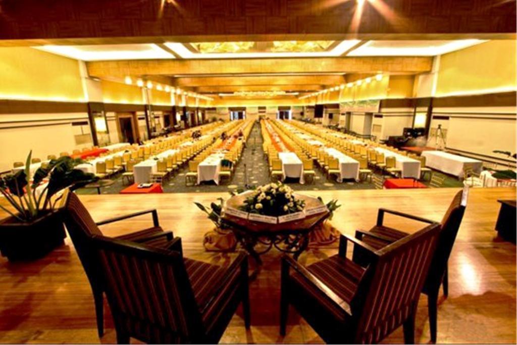L'Fisher Hotel Bacolod Esterno foto