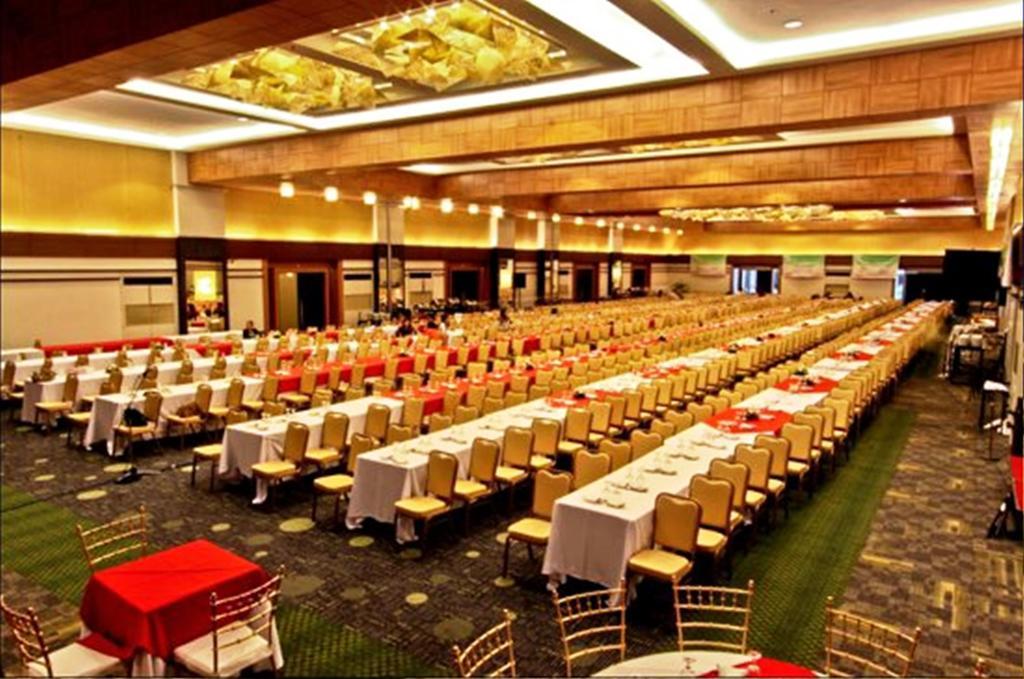 L'Fisher Hotel Bacolod Esterno foto
