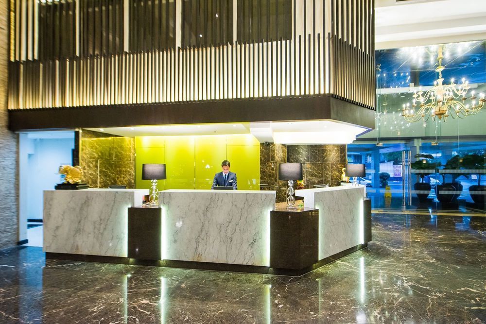 L'Fisher Hotel Bacolod Esterno foto