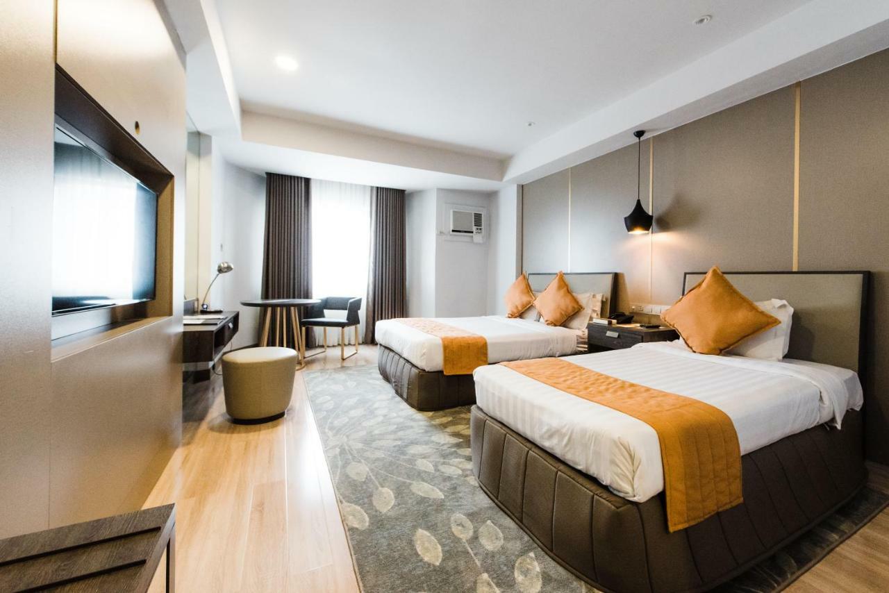 L'Fisher Hotel Bacolod Esterno foto