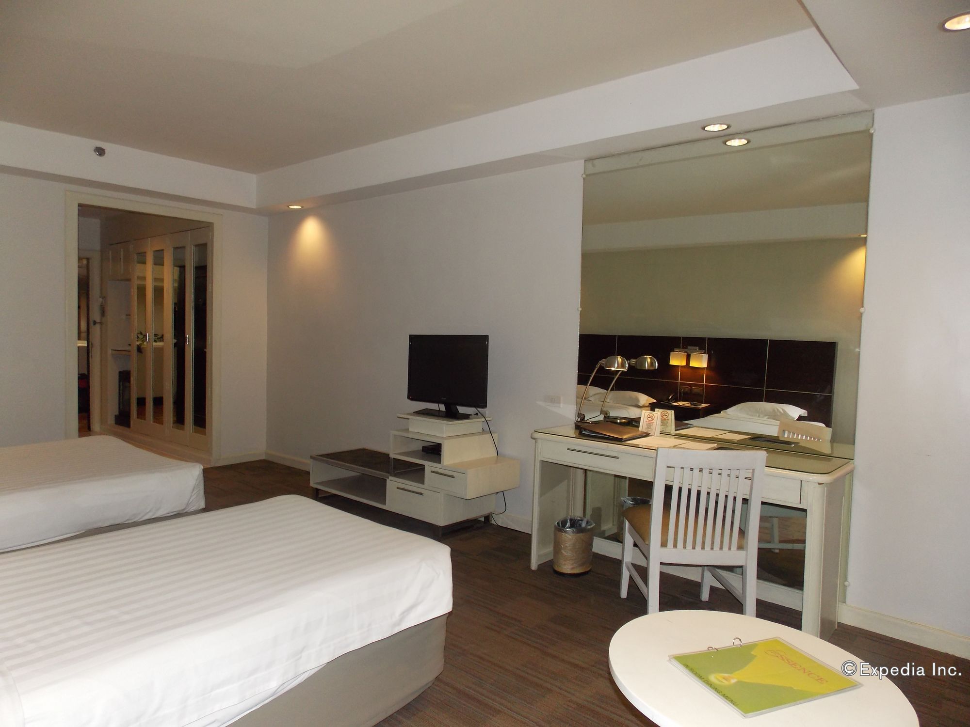 L'Fisher Hotel Bacolod Esterno foto