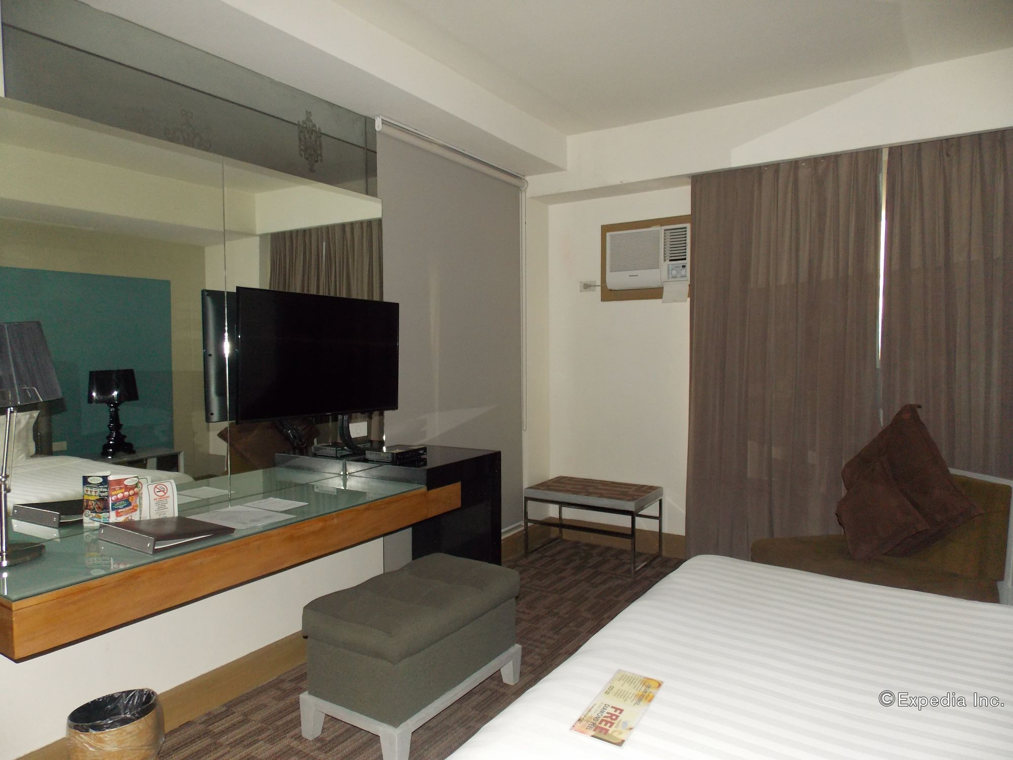 L'Fisher Hotel Bacolod Esterno foto